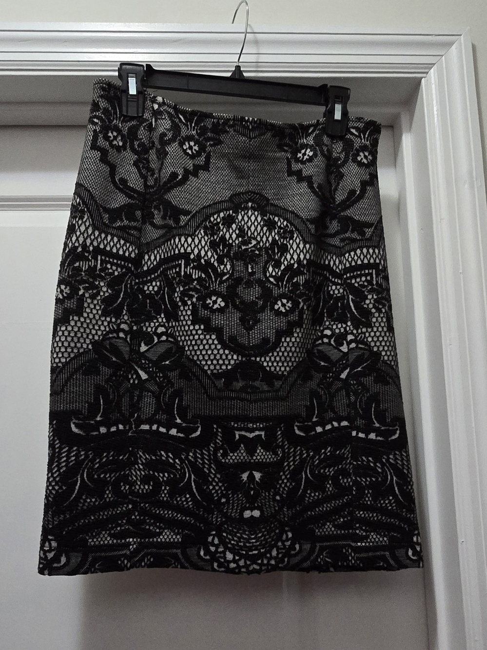 Alberto Makali Black White Wool Blend Lace Print Knit Pencil Skirt, Size M, USA